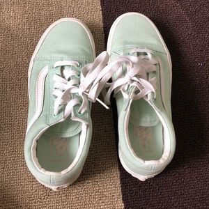 Mint old skool vans